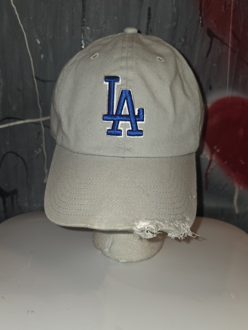 Los Angeles Dodgers Beige Baseball Cap with Blue LA Logo